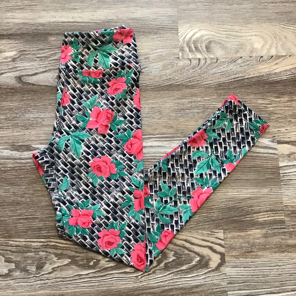 LuLaRoe Black Rose Print Leggings OS